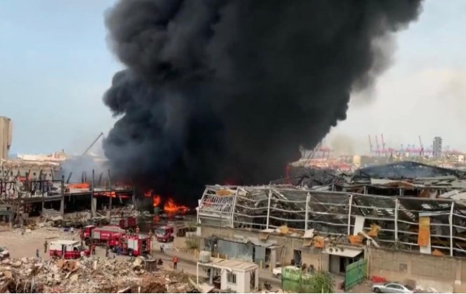 اندلاع حريق في منطقة مرفأ بيروت