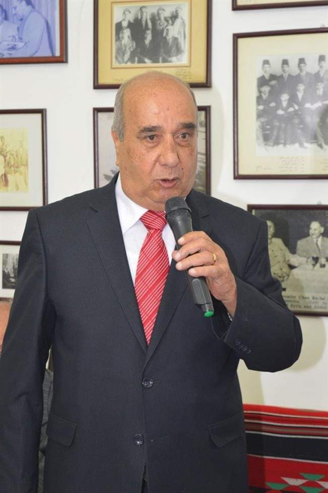 ابناء المرحوم زياد ابو غنيمة يعزون