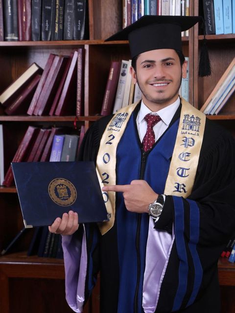 محمود فادي بكر.. مبروك التخرج