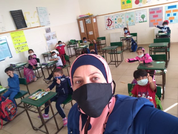 المعلمة نجوى الصوالحة.. لهذه الجهد والتعب