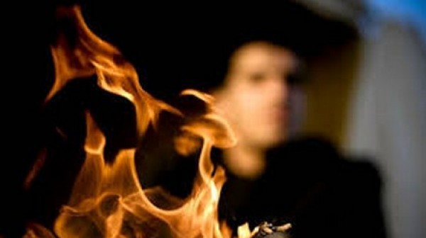 الأمن يثني شخصا هدد بإحراق نفسه