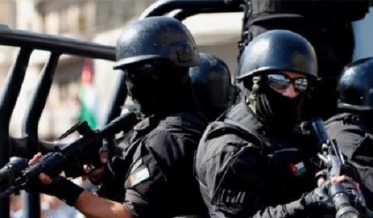 مقتل المطلوب بمداهمة في مأدبا.. وإصابة