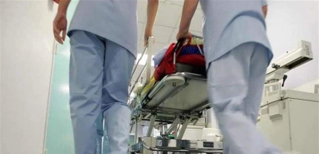 «جبنة متعفنة» داخل مول شهير بالزرقاء..