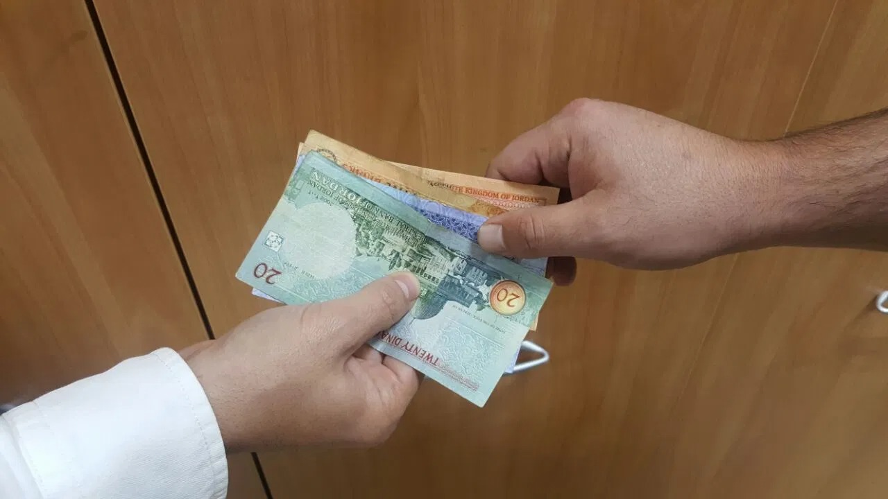 المدعي العام يوقف مترشحا للنواب في