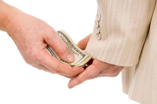 الحكومة تقر معدّل لقانون الكسب غير