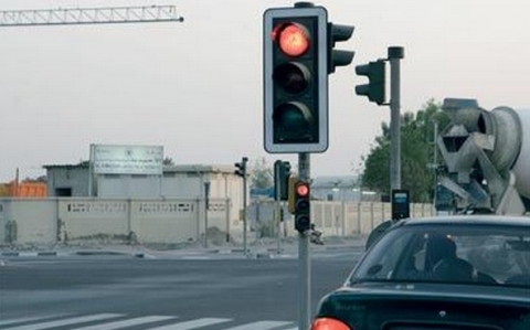 ضبط 435 مخالفة قطع إشارة ضوئية