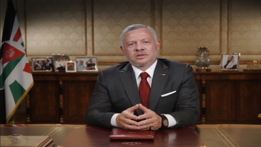 الملك: دفعت أزمة كورونا بالأردن نحو