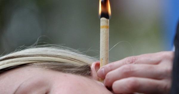 لا تقلد الفيديوهات.. تشميع الأذن يتسبب