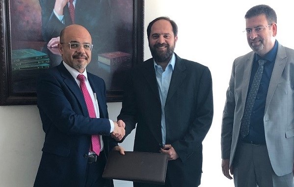 «أبوغزاله» توفر أجهزتها التقنية في الكويت