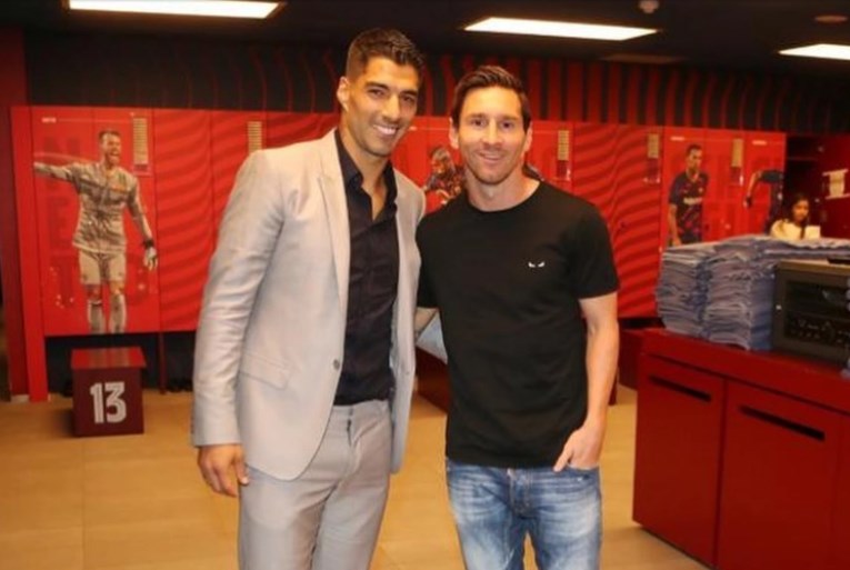 رسالة وداع صادمة.. ميسي يستنكر طرد