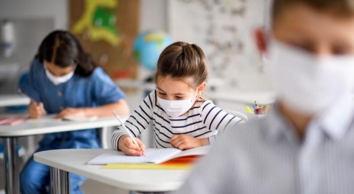 هذه أعداد الطلبة والمعلمين المصابين بكورونا
