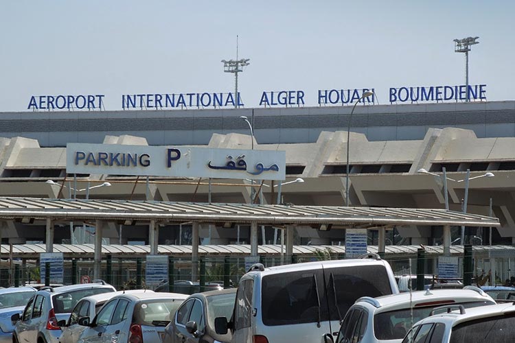 الجزائر تمنع 150 صحفيا عربيا وأجنبيا