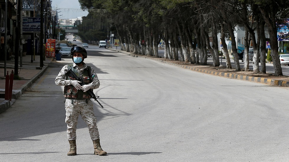 عزل وحظر شامل في مخيّم البقعة