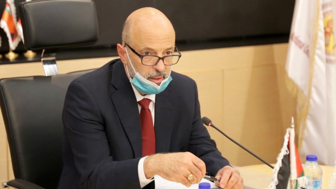 الرزاز: الحكومة عدلت أكثر من 150