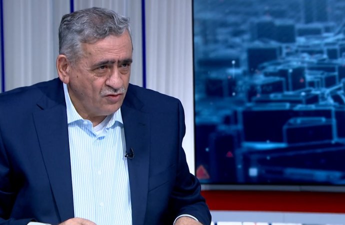 عبيدات: الكمامة أنجع من الإغلاقات.. والأعداد