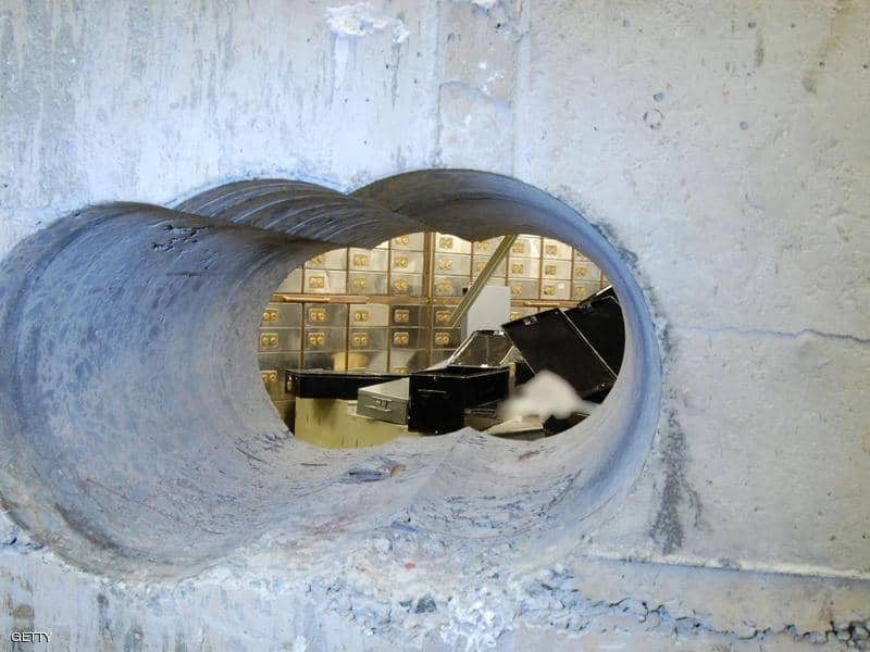 بريطانيا تخير زعيم ’عصابة المسنين‘ بدفع