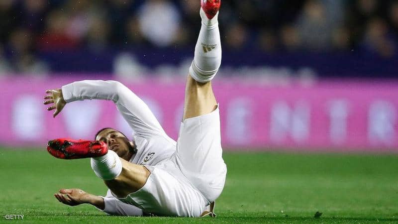 على خطى المنبوذ.. هازارد يطرق الأبواب