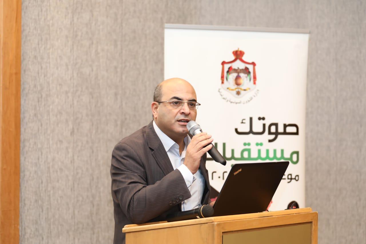 الخوالدة يرعى افتتاح دورة تدريبية للأحزاب