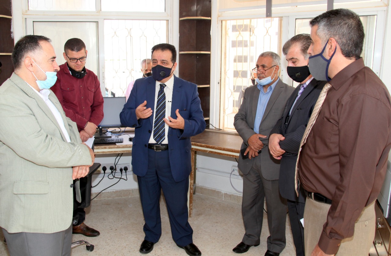 رئيس جامعة آل البيت يفتتح مكتبا