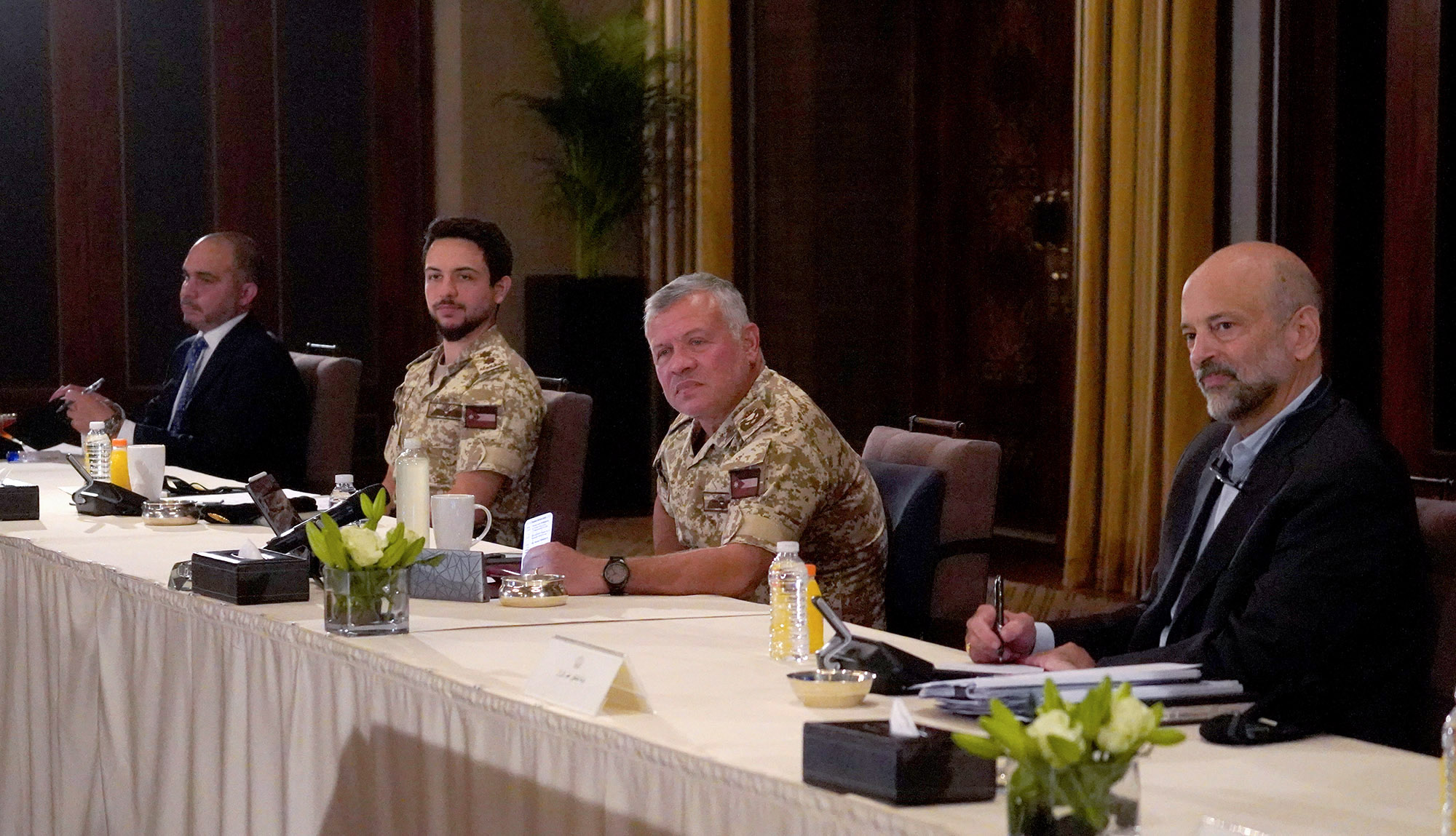 أبناء قبيلة العدوان يرفعون رسالة إلى