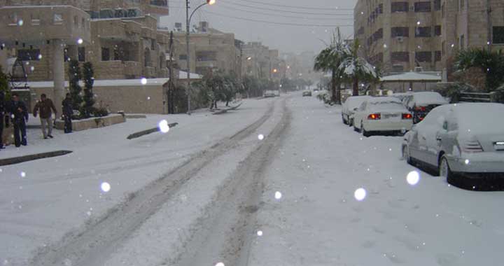 زخات ثلجية على المرتفعات العالية مساء