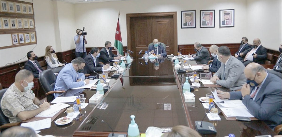 الرزاز: ارتفاع الإصابات بالكورونا وفقا للمتتالية