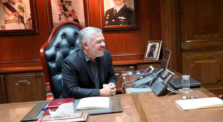 الملك وولي العهد يهنئان الشيخ مشعل