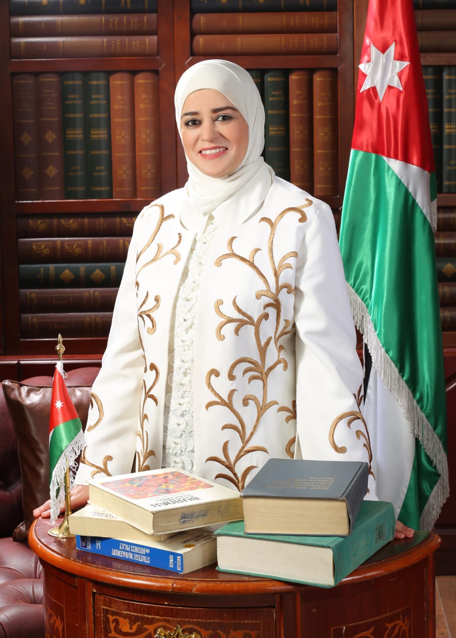 عليا عويدي العبادي.. الف مبروك الترقية