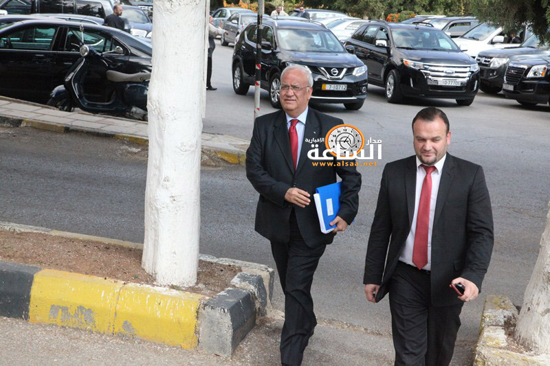 عريقات: عاش الملك عبد الله الثاني