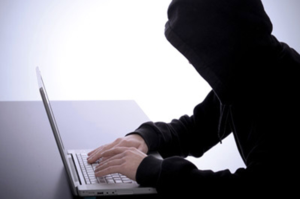 مغربي أوهم اردنيا بانه فتاة.. وابتزه