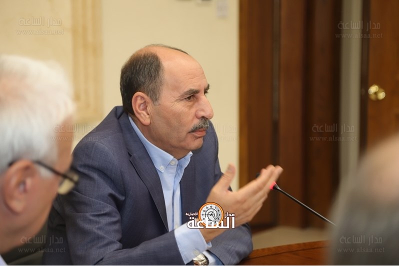 العموش مودعا الموظفين: اعملوا بالجدية نفسها