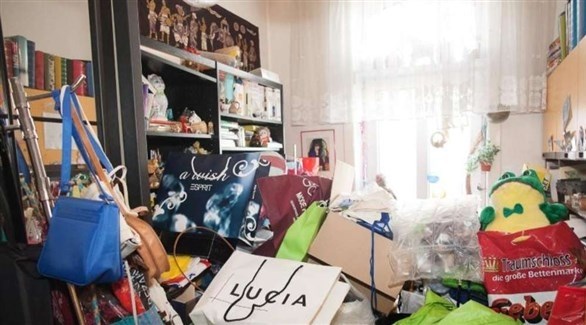 ماذا تعرف عن متلازمة الاكتناز القهري؟