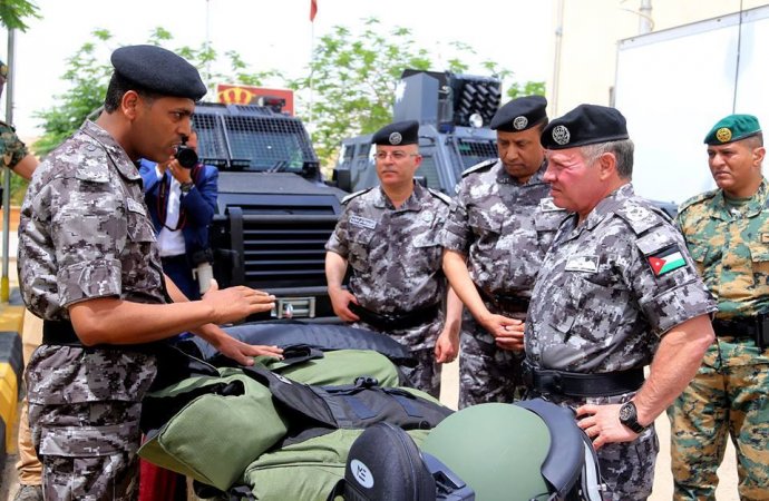 شاهد.. التمرين العسكري لقوات الدرك بحضور