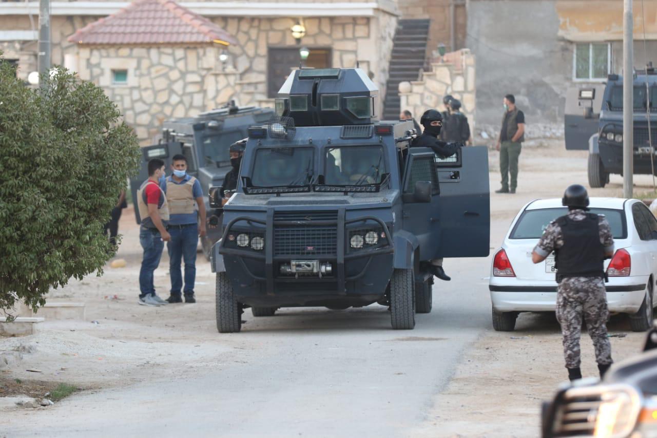 القبض على شخصين اشتركا بإطلاق عيارات