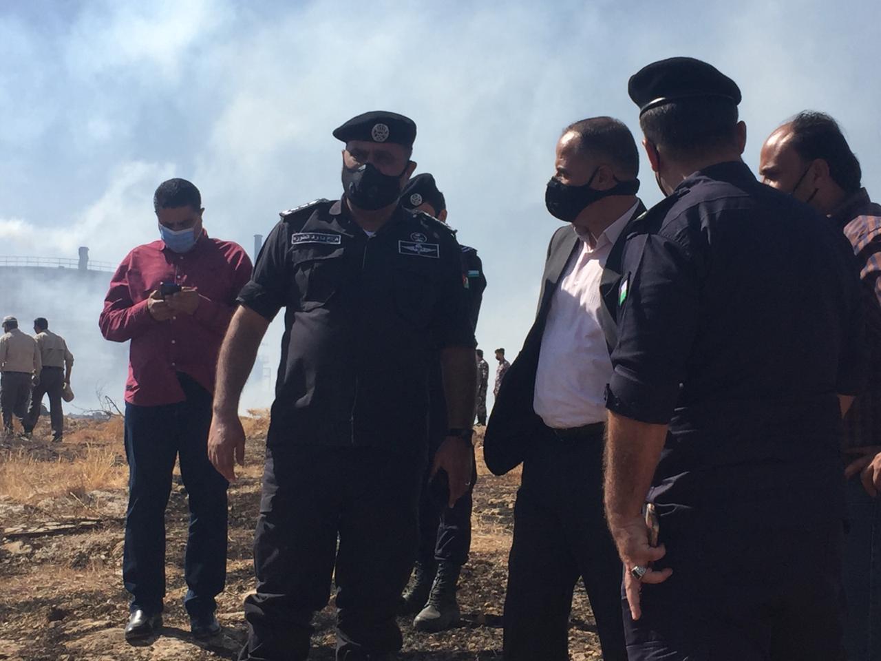 الهقيش في موقع حريق المصفاة (صور)