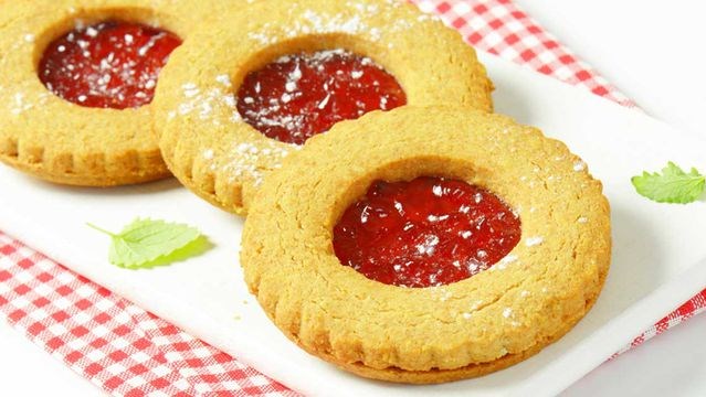 الغذاء والدواء تتلف طنا من المواد