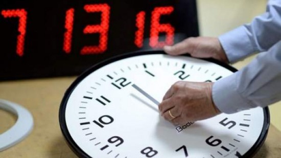 بدء العمل بالتوقيت الشتوي في فلسطين