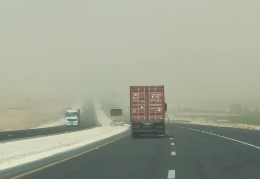 رياح قوية وغبار وأمطار خلال الـ