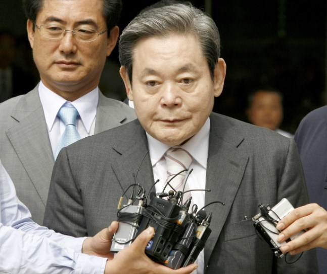 «غيروا كل شيء إلا زوجاتكم وأطفالكم»..