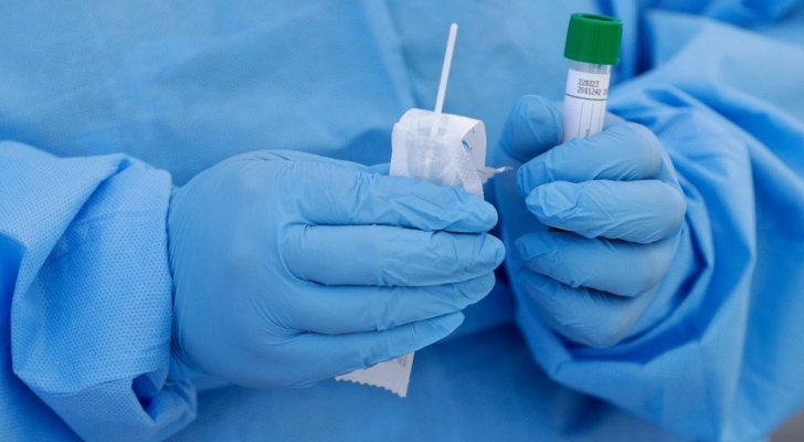 إصابة 22 معلمة بكورونا في مدرسة