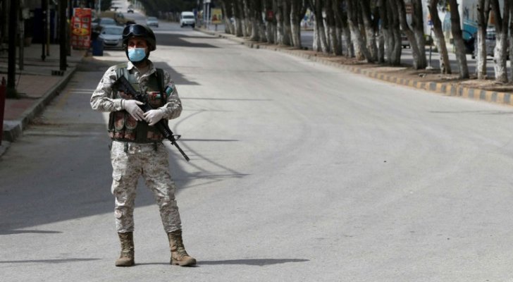 هل يفرض الأردن حظر تجول شامل