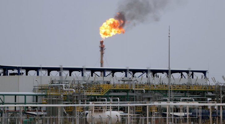 النفط يتراجع أكثر من 5 بالمئة