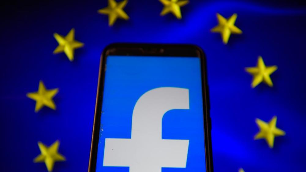 فيسبوك قد تغلق خدماتها في أوروبا