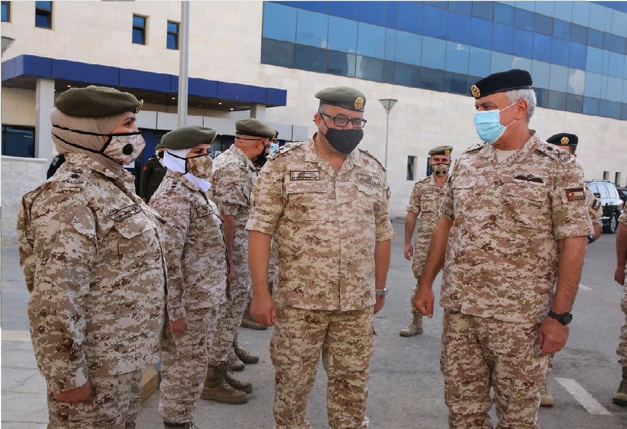 الحنيطي يفتتح المستشفى الميداني العسكري المخصص