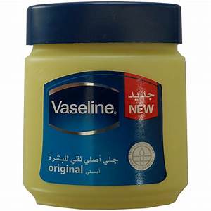 فوائد الفازلين وطريقة تثبيت الحواجب به