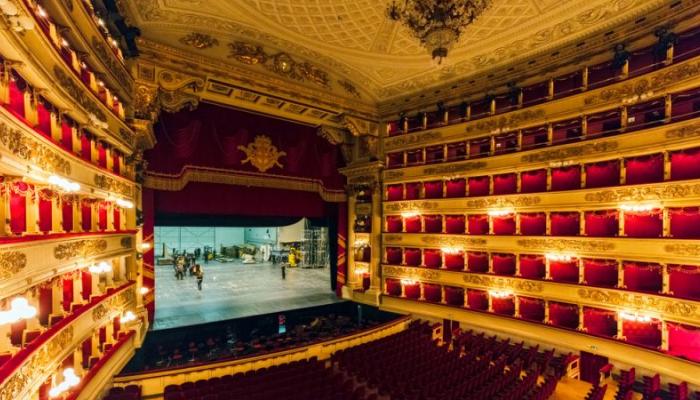 فيروس كورونا يجتاح دار أوبرا لا