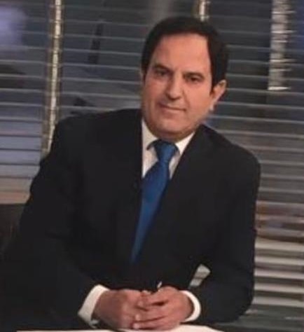 المذيع ازمقنا ينعى والدته وهو على