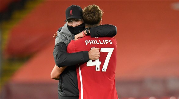 كلوب يصف المدافع فيليبس بالوحش
