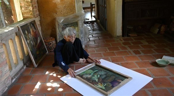 على أبواب التسعين.. فنانة فيتنامية تحظى