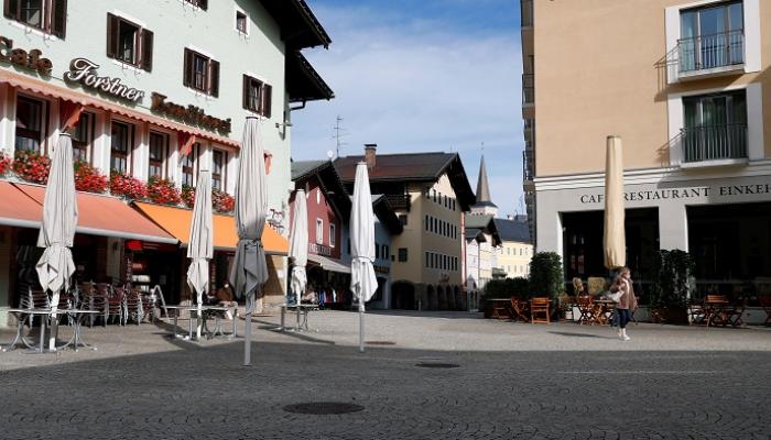 بافاريا تطالب السائحين بالمغادرة وتغلق أبوابها